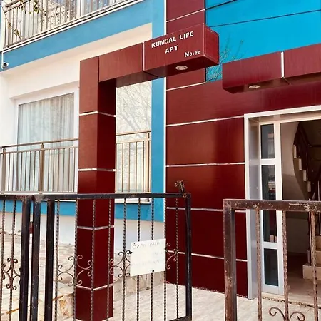 Kusadasi'nda 1+1 Daire Lena *